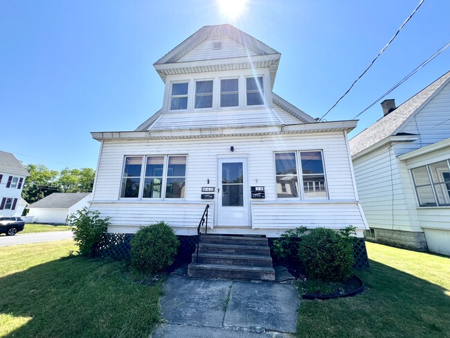40 Mathias Ave, Unit 2