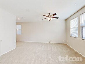 40605 W Nicole Ct in Maricopa, AZ - Foto de edificio - Building Photo