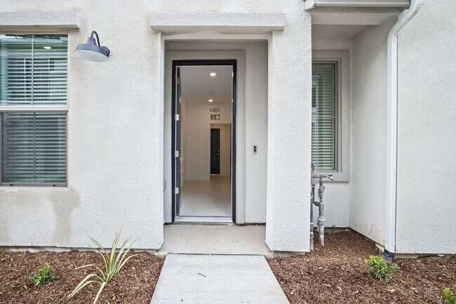 10963 N Blackberry Dr in Fresno, CA - Building Photo - Building Photo