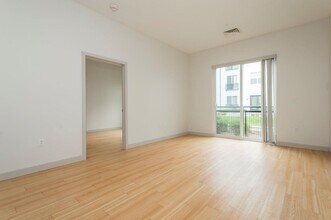 211 W 2nd St, Unit 1 Bedroom in Boston, MA - Building Photo - Building Photo
