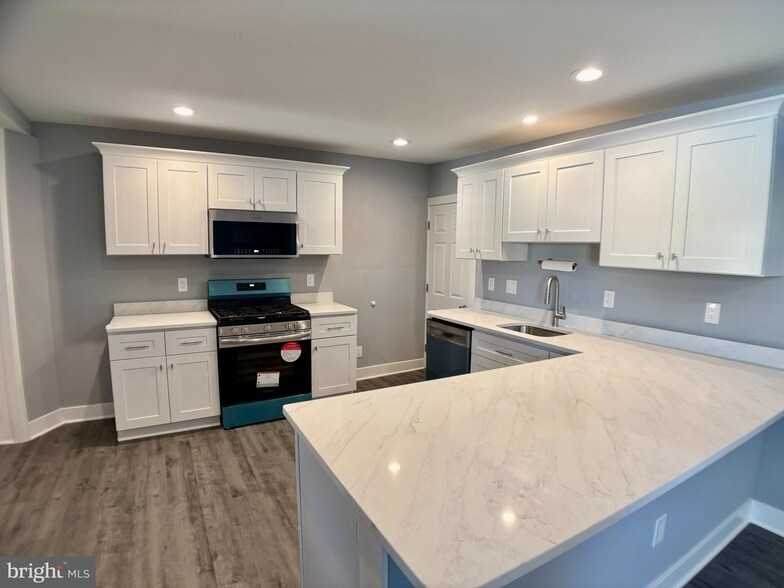 1107 Cinnaminson Ave, Unit 0919S in Cinnaminson, NJ - Building Photo