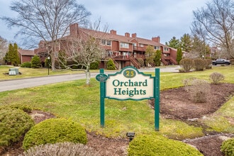 Orchard Heights in Branford, CT - Foto de edificio - Building Photo