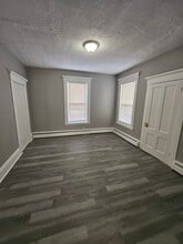 275 Lake Ave, Unit 1F in Manchester, NH - Building Photo - Building Photo