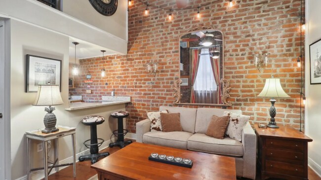1204 Chartres St in New Orleans, LA - Building Photo - Building Photo