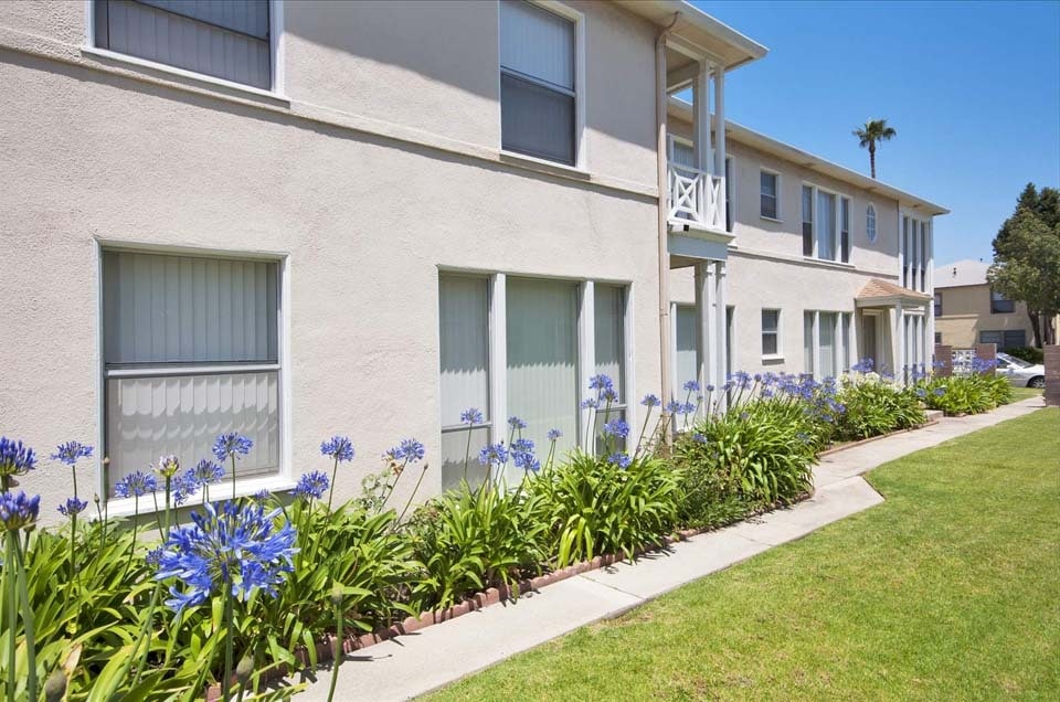 4691-4693 N Banner Dr in Long Beach, CA - Building Photo