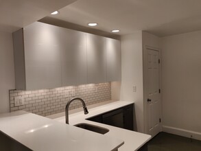 131 Saint Botolph St, Unit 9 in Boston, MA - Building Photo - Building Photo