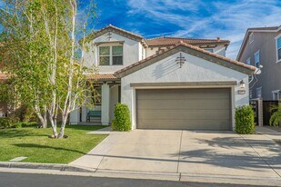24313 El Corazon Dr in Santa Clarita, CA - Building Photo
