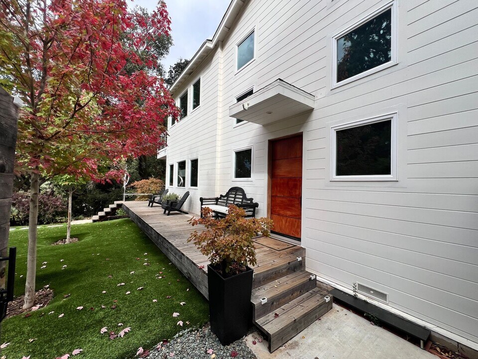 1765 Silverado Trail in Napa, CA - Building Photo