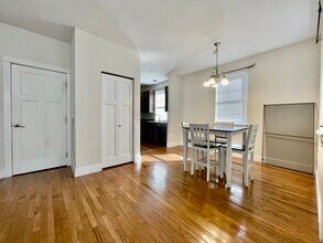 327 Freyling Pl SE in Grand Rapids, MI - Foto de edificio - Building Photo