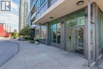 3525 Kariya Dr in Mississauga, ON - Building Photo - Building Photo