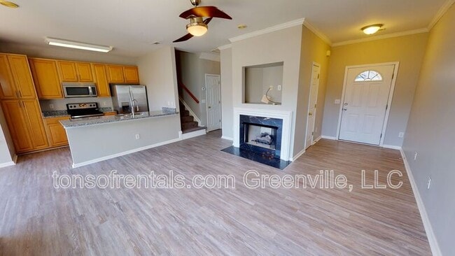 524 Cliffview Ct in Greer, SC - Building Photo - Building Photo