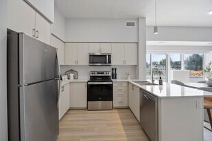 The Deanwood Rental Apartments in Barrie, ON - Building Photo