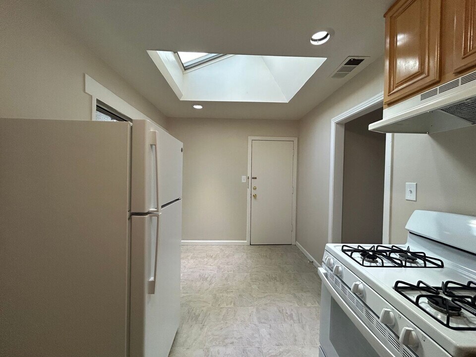 5671 El Arado Wy in Sacramento, CA - Building Photo