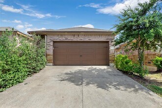 533 Jack Rabbit Ln in Buda, TX - Building Photo - Building Photo