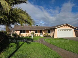 512 Monterey Dr in Suisun City, CA - Building Photo