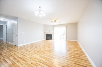 13 Gray Coach Ln in Cranston, RI - Building Photo - Building Photo