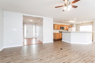 2043 Swimming Hole Cir in Raleigh, NC - Building Photo - Building Photo