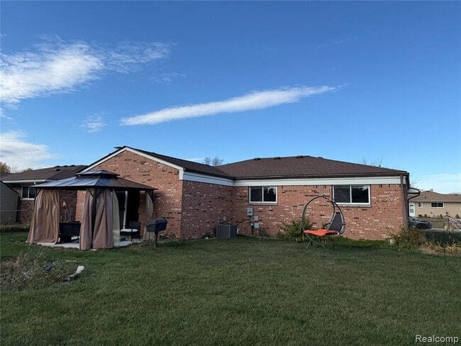 2308 Kipling Dr in Sterling Heights, MI - Foto de edificio - Building Photo
