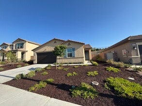 41018 Chambord Dr, Unit A in Lake Elsinore, CA - Building Photo - Building Photo