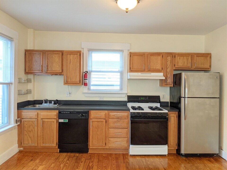397 Washington St in Somerville, MA - Building Photo