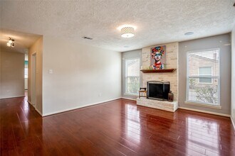 11817 Southlake Dr in Houston, TX - Building Photo - Building Photo