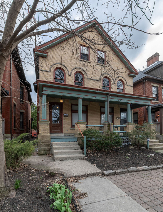 241 Collins Ave-Unit -241 in Columbus, OH - Foto de edificio