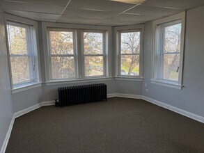 10904 S Avenue D in Chicago, IL - Building Photo - Building Photo