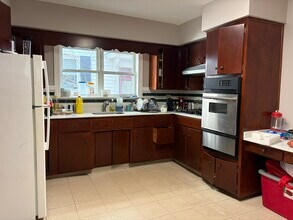 60 Prentiss St, Unit 1 in Watertown, MA - Foto de edificio - Building Photo