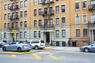 28-28 Saint Nicholas Pl in New York, NY - Foto de edificio - Building Photo