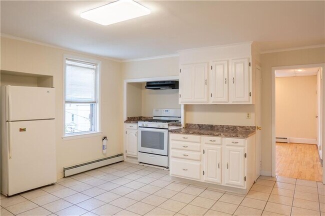 147 Hudson St-Unit -3 in Providence, RI - Foto de edificio - Building Photo