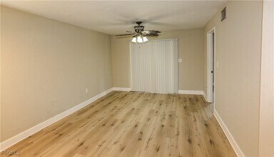 8049 Country Rd in Ft. Myers, FL - Building Photo - Building Photo