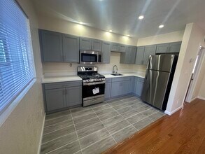 4027 Fullington St, Unit 4027 fullington street in Oakland, CA - Building Photo - Building Photo