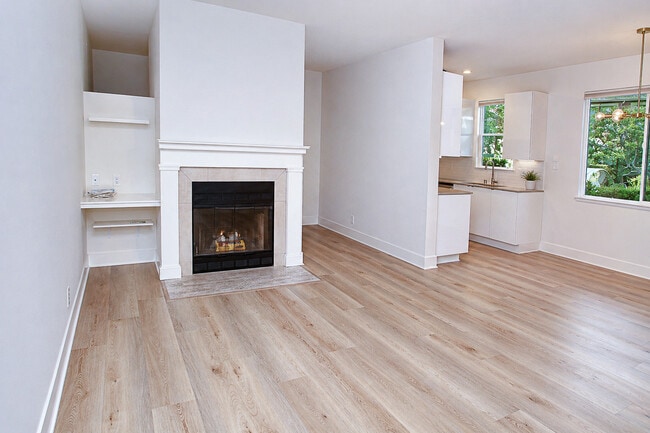 property at 151 Shoreline Ct