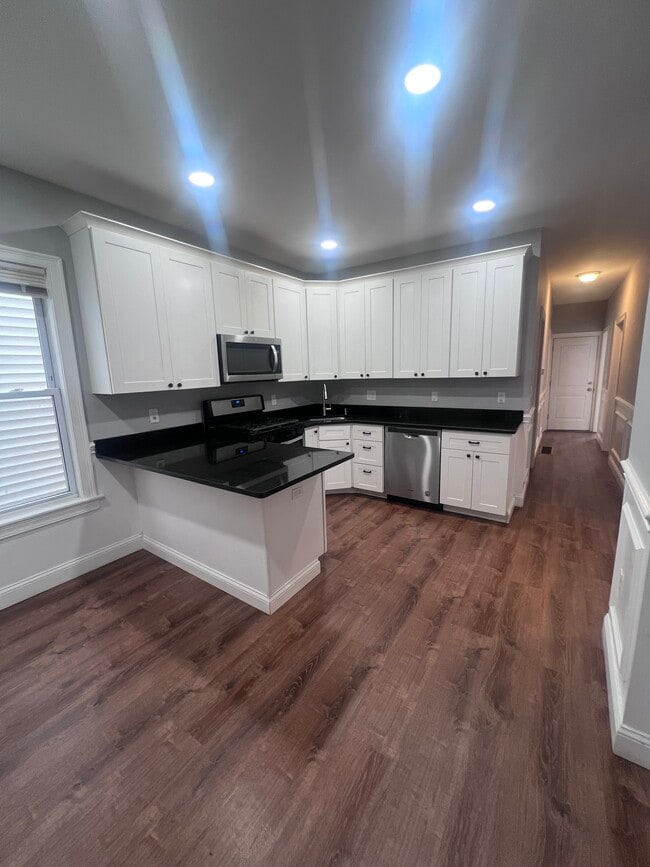 38 Crescent Ave, Unit 1 in Boston, MA - Foto de edificio - Building Photo