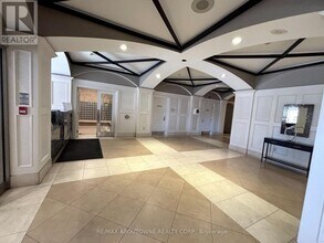 5233 Dundas St W in Toronto, ON - Building Photo - Building Photo