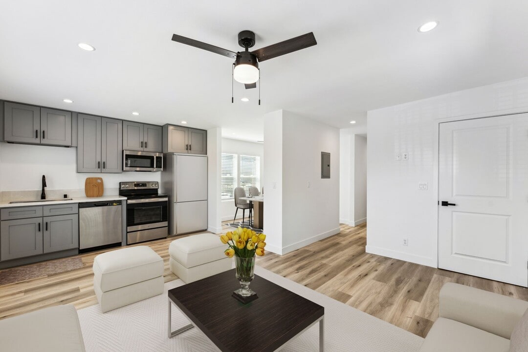 113 S Lillie Ave in Fullerton, CA - Building Photo