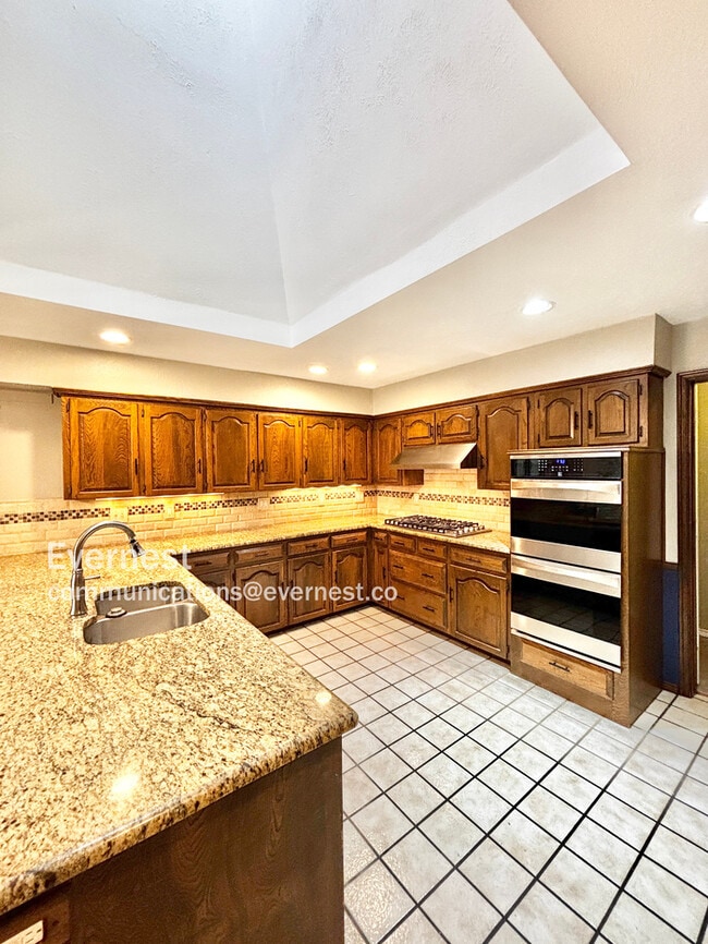 1120 Stratford Dr in Richardson, TX - Building Photo - Building Photo