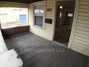 136 Cleveland St in Elyria, OH - Building Photo - Building Photo