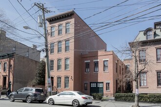 587 Jersey Ave in Jersey City, NJ - Building Photo - Building Photo