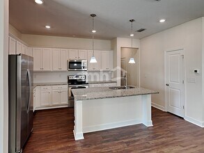 527 Pine Terrace Dr in Ruskin, FL - Building Photo - Building Photo