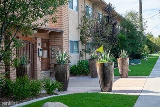 16251 Woodruff Ave in Bellflower, CA - Foto de edificio - Building Photo