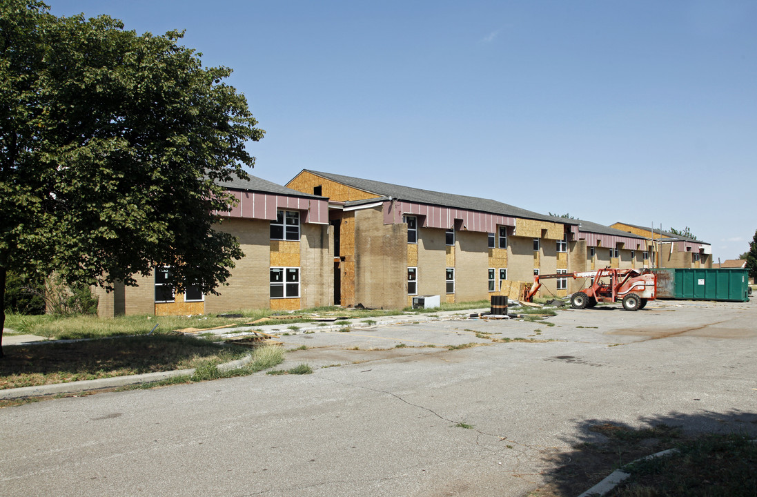 Renaissance Park in El Reno, OK - Building Photo