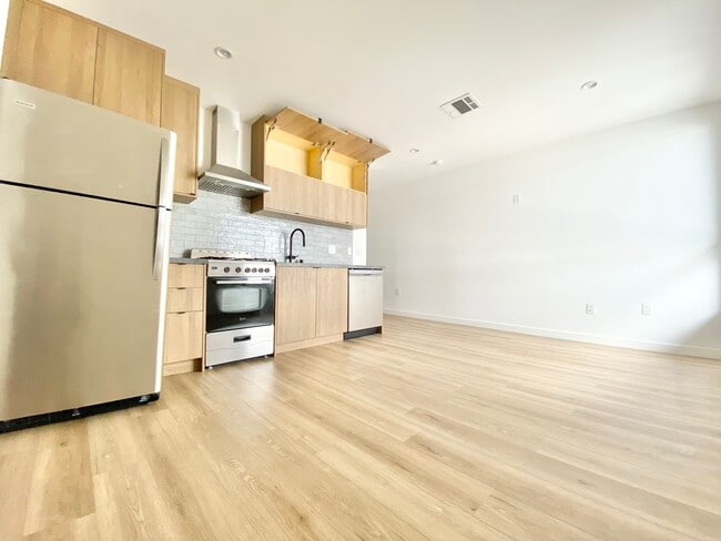 233 Rosemont Ave in Los Angeles, CA - Building Photo - Building Photo