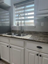1609 Saldana Ave in Laredo, TX - Building Photo - Building Photo