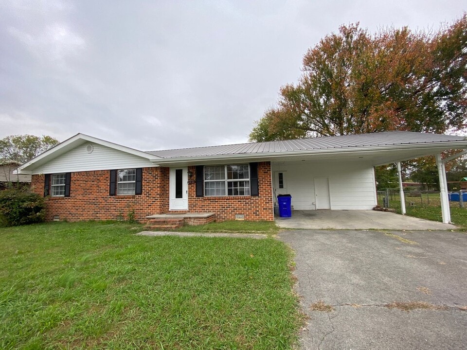 2930 NW Georgetown Dr in Cleveland, TN - Building Photo