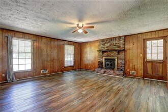 7415 Ann St in Riverdale, GA - Foto de edificio - Building Photo