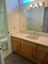 102 Marina Dr N in Lakeport, CA - Building Photo - Building Photo