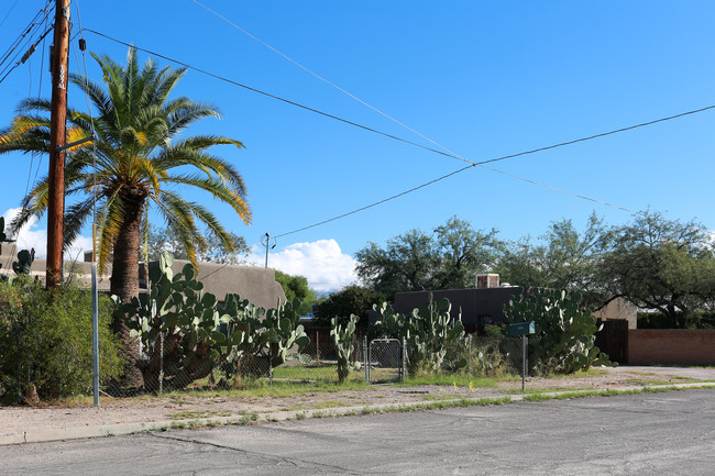 4017-4019 E Lee St in Tucson, AZ - Foto de edificio - Building Photo