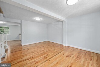 1632 Barnstead Dr in Reston, VA - Building Photo - Building Photo