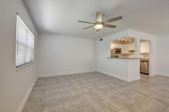 127 Valencia Blvd-Unit -127 in Delray Beach, FL - Building Photo - Building Photo